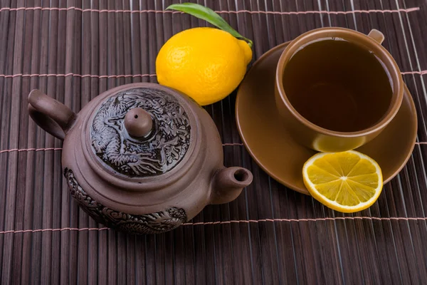 Green tea with lemon — Stock Photo, Image