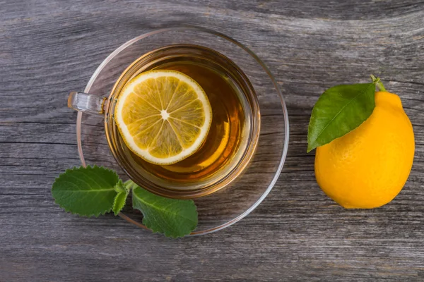 Green tea with lemon — Stock Photo, Image