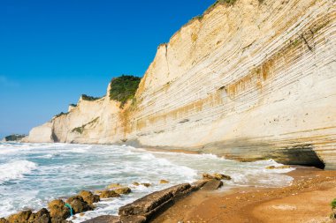 Logas Sunset beach, Perulades