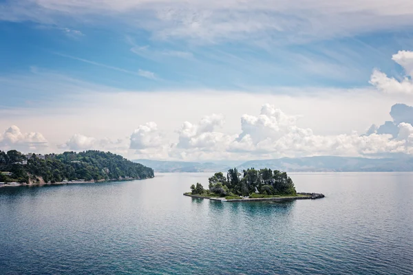 Muis eiland op wolken, Corfu — Stockfoto