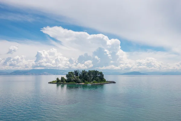 Muis eiland op wolken, Corfu — Stockfoto