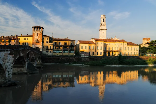 St Peter Köprüsü ve Adige Nehri, Verona