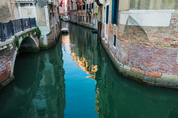 Traditionelle Gebäude von Venedig, Italien. — Stockfoto