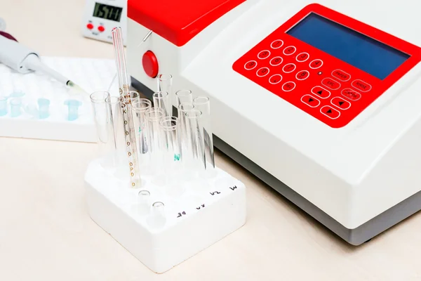 In vitro bevruchting proces close-up. Uitrusting op laboratorium van bevruchting, Ivf. — Stockfoto