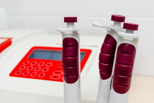 In vitro bevruchting proces close-up. Uitrusting op laboratorium van bevruchting, Ivf. — Stockfoto