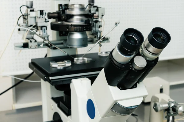 in vitro fertilizasyon işlemi kapatın. Laboratuvar ekipmanları gübreleme, tüp bebek.