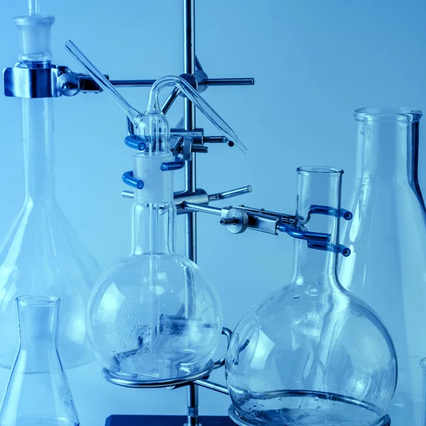 Photo Empty Flasks Laboratory Analysis Equipment Chemical Laboratory Glassware Test — Stock Photo, Image