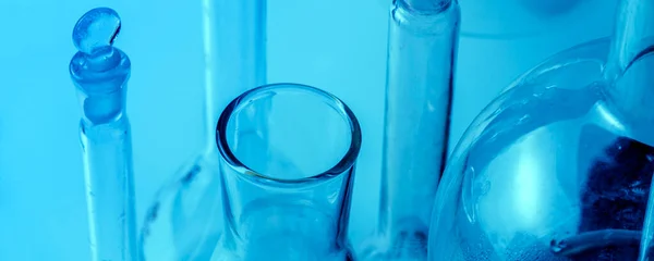 Photo Empty Flasks Laboratory Analysis Equipment Chemical Laboratory Glassware Test — Stock Photo, Image