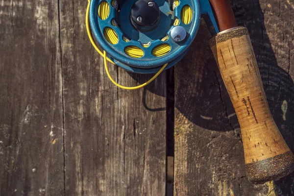 Canna Pesca Mosca Con Fondo Legno — Foto Stock