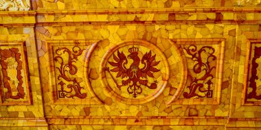 Catherine Sarayı 'nın içi, Amber Odası, St. Petersburg Rusya.