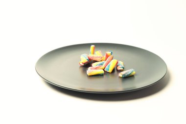 Gökkuşağındaki keşiflerdeki tatlılar levhanın kuzeyinde yatıyor.