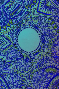 Mavi renkli çiçek desenli parlak deniz mavisi daire ve arkaplan