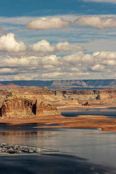 Akşam güneşi tepede parlıyor ve nehir, Wahweap gözcüsü, Page, AZ