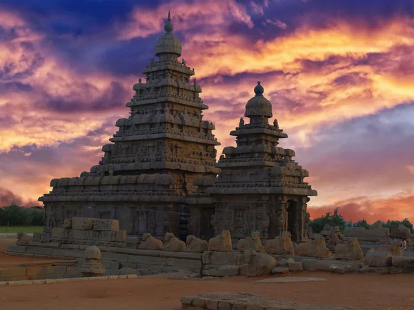 Vackert Strandtempel Skymningen Vid Mamallapuram Indien — Stockfoto