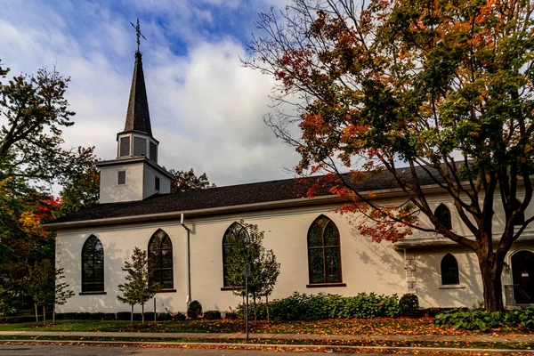 Barevné Sezónní Barvy Kostela Jezeře Podzim Střední Kanadě — Stock fotografie