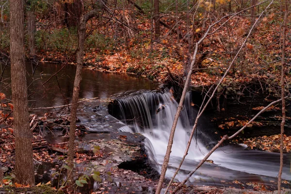 Waterval Stad Herfst Mooie Herfst Centraal Canada — Stockfoto