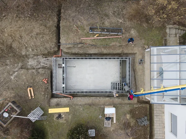 Plano Aéreo Del Drone Del Sitio Construcción Piscina Bloques Forma —  Fotos de Stock