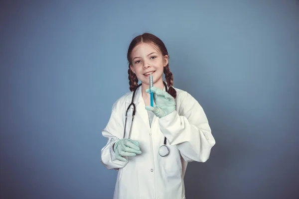 Legal Menina Vestida Como Médico Fêmea Com Estetoscópio Seringa Luvas — Fotografia de Stock