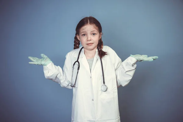 Jovem Vestida Como Médico Com Luvas Borracha Verde Estetoscópio Frente — Fotografia de Stock