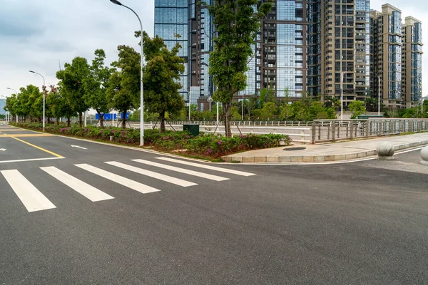 Estrada Urbana Vazia Edifícios China — Fotografia de Stock