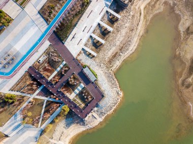 Nehir kıyısının havadan görünüşü, kuru nehir.