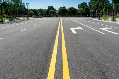Çin 'deki boş şehir yolu ve binalar