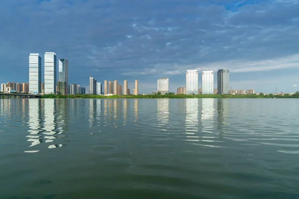 Lakeside Modern Office Building China — Stock Photo, Image