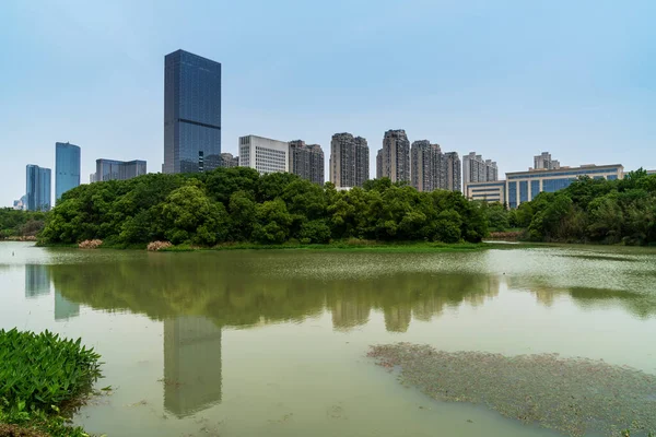 Modern Kantoorgebouw Aan Een Meer China — Stockfoto