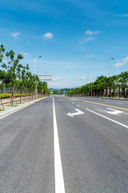 Çin 'deki boş şehir yolu ve binalar