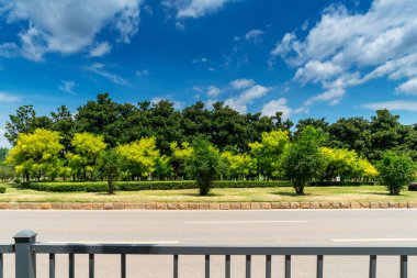 Çin 'deki boş şehir yolu ve binalar
