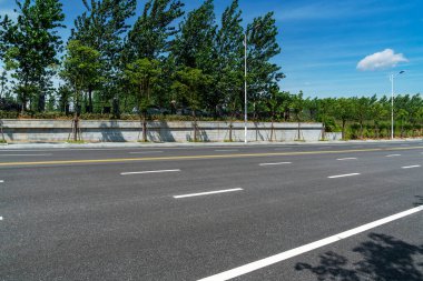 Çin 'deki boş şehir yolu ve binalar