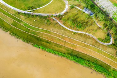 Nehir kıyısının havadan görünüşü, kuru nehir.