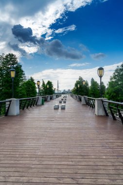 Gündüz şehir merkezindeki iş merkezinin ufuk çizgisi