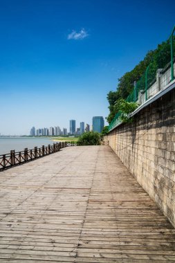 Gündüz şehir merkezindeki iş merkezinin ufuk çizgisi