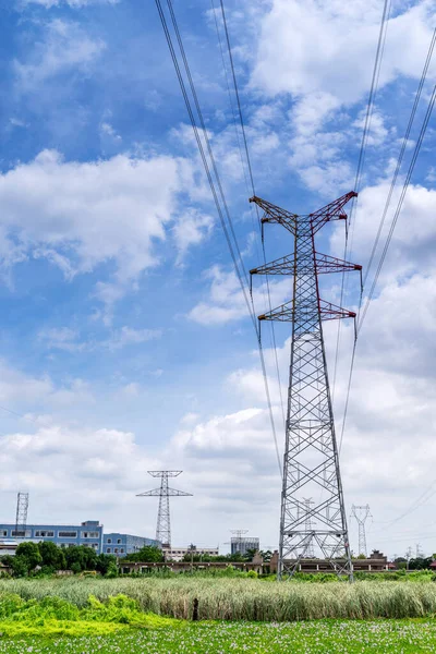 Tour Puissance Dans Ciel Arrière Plan — Photo