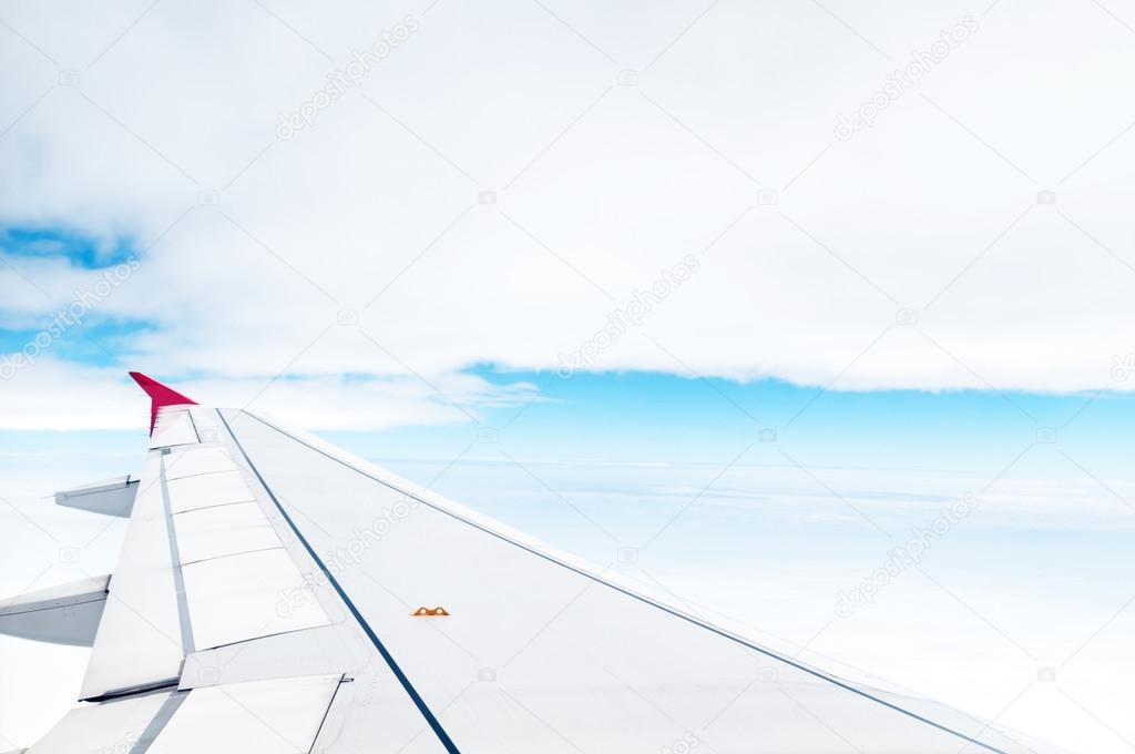 Wing aircraft in altitude during flight