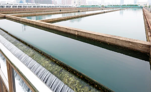 Impianto di pulizia dell'acqua all'aperto — Foto Stock