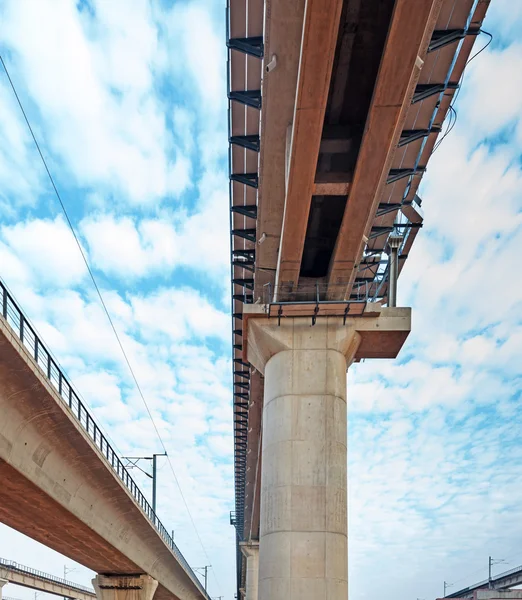 Hoge viaduct — Stockfoto