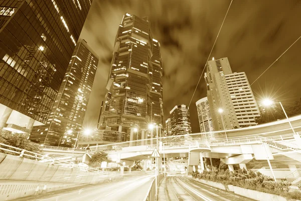 Trafik i Hong kong på natten — Stockfoto