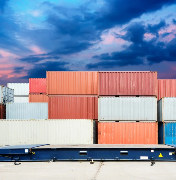 Stack of cargo containers at the docks — Stock Photo, Image