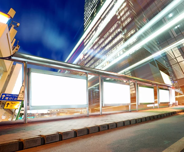 Prázdné billboard na autobusové zastávce — Stock fotografie