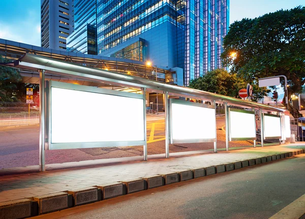 Puste billboard na przystanek autobusowy — Zdjęcie stockowe