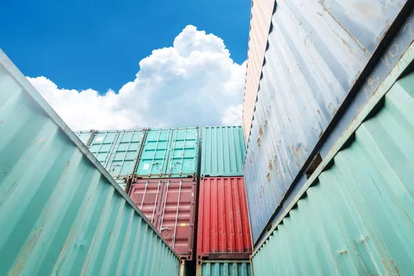 Impilabilità dei container di carico ai moli — Foto Stock