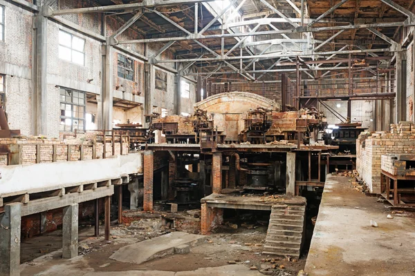 오래 된 버려진된 공장 — 스톡 사진