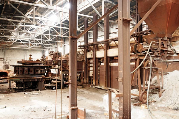 老废弃的工厂 — 图库照片