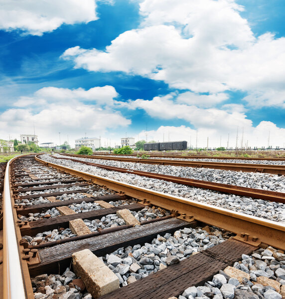 Грузовая платформа с контейнером
