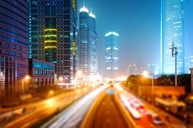 Lujiazui Finans Merkezi gece görünümü