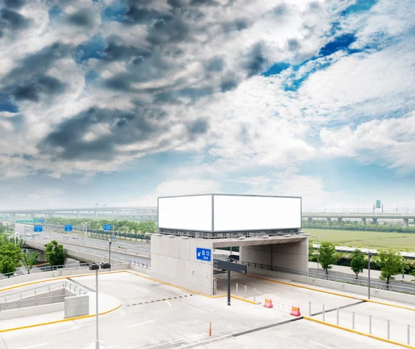 Carreteras y vallas publicitarias en Shangai — Foto de Stock