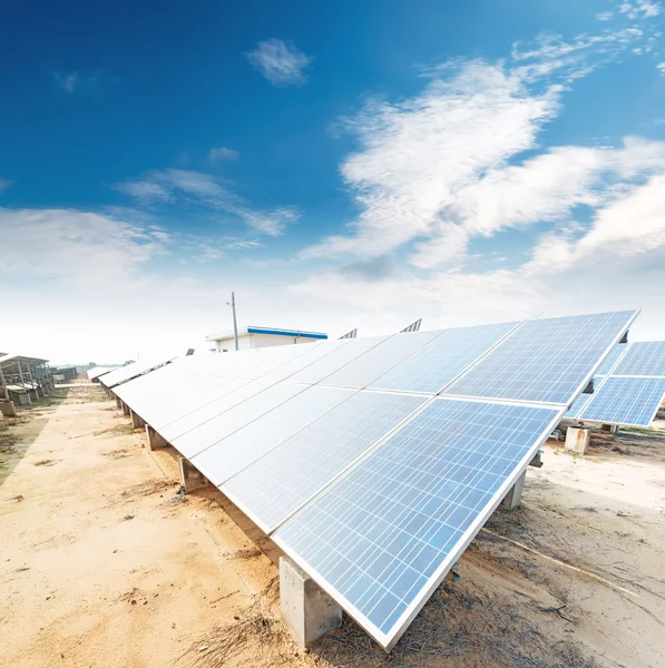 Paneles fotovoltaicos — Foto de Stock