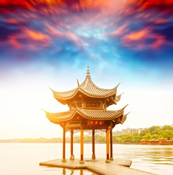 Alter Pavillon am See in Hangzhou — Stockfoto